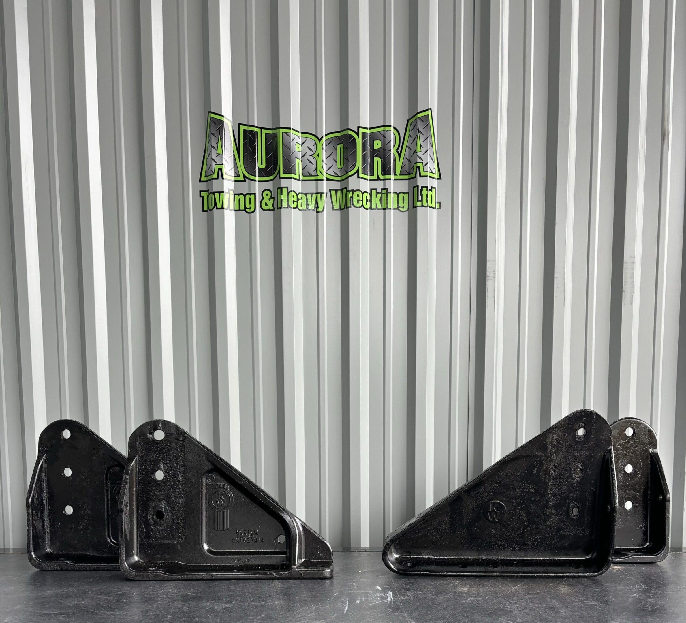 Crossmember frame gussets Kenworth